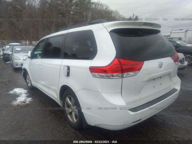 Photo 2 VIN: 5TDKK3DC8DS337981 - TOYOTA SIENNA 