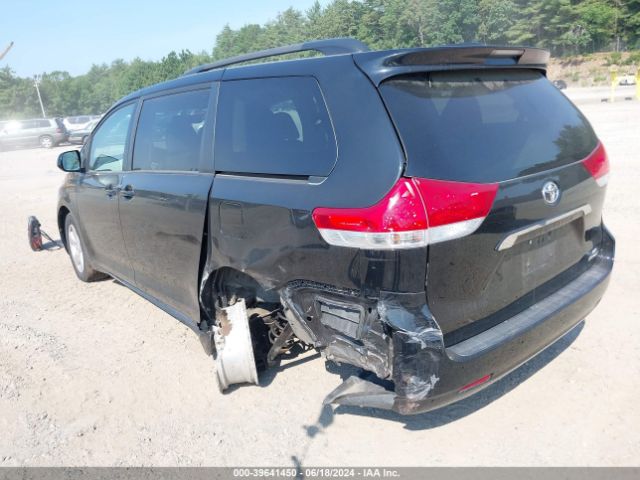 Photo 2 VIN: 5TDKK3DC8DS345689 - TOYOTA SIENNA 