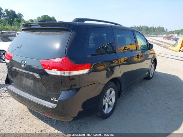 Photo 3 VIN: 5TDKK3DC8DS345689 - TOYOTA SIENNA 