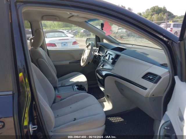 Photo 4 VIN: 5TDKK3DC8DS345689 - TOYOTA SIENNA 