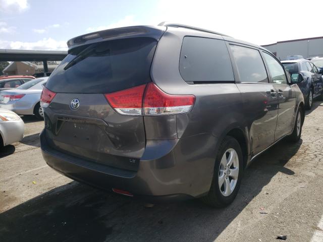 Photo 3 VIN: 5TDKK3DC8DS355493 - TOYOTA SIENNA LE 