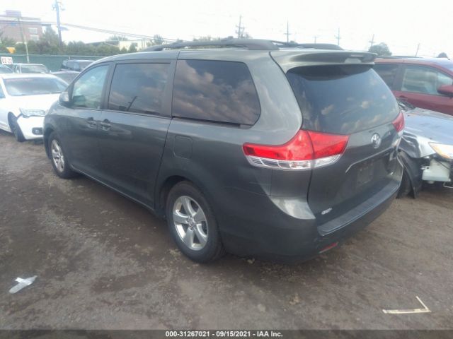 Photo 2 VIN: 5TDKK3DC8DS365991 - TOYOTA SIENNA 