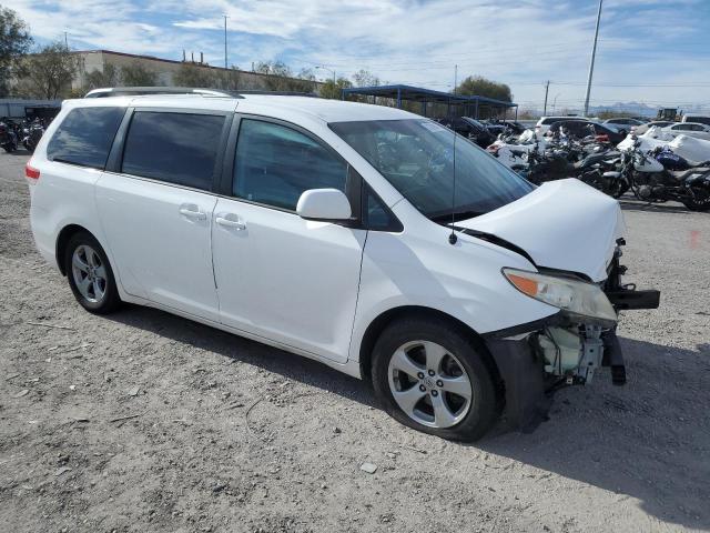 Photo 3 VIN: 5TDKK3DC8DS374304 - TOYOTA SIENNA LE 