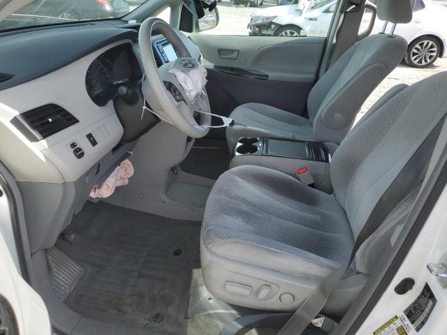 Photo 6 VIN: 5TDKK3DC8DS374304 - TOYOTA SIENNA LE 