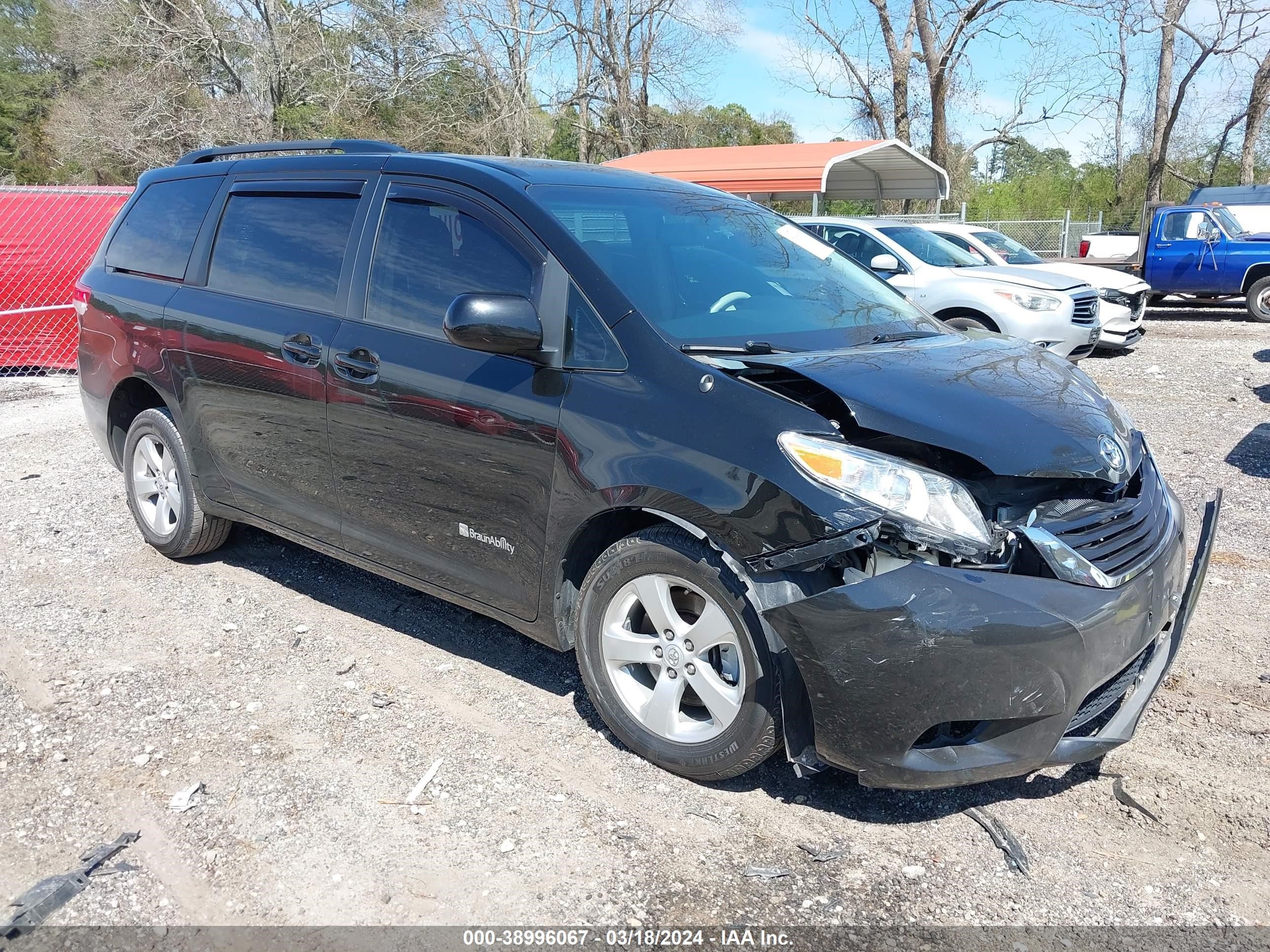 Photo 0 VIN: 5TDKK3DC8DS383116 - TOYOTA SIENNA 