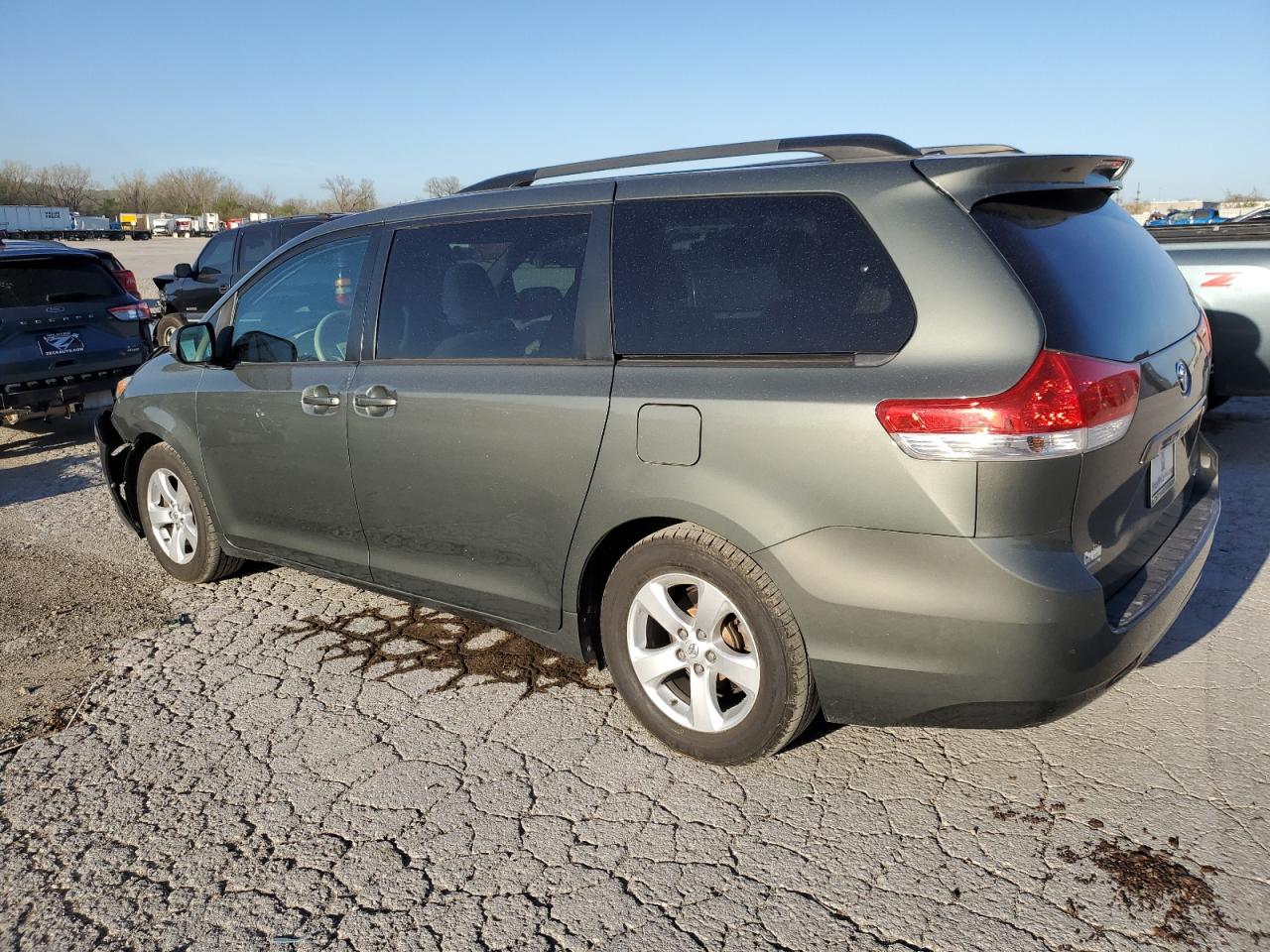 Photo 1 VIN: 5TDKK3DC8DS387117 - TOYOTA SIENNA 