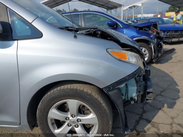 Photo 5 VIN: 5TDKK3DC8DS392124 - TOYOTA SIENNA 