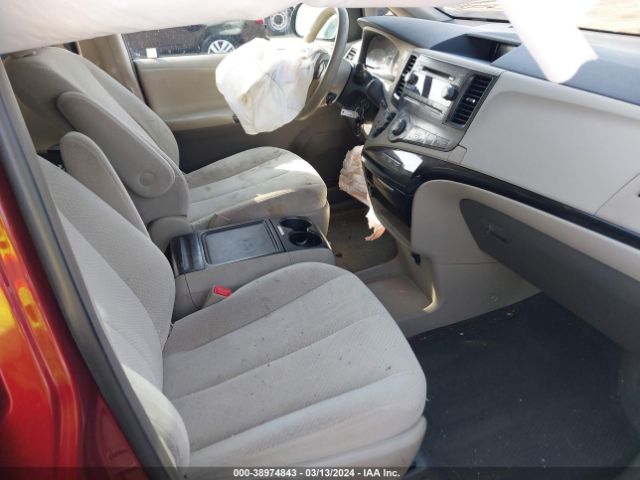 Photo 4 VIN: 5TDKK3DC8DS401839 - TOYOTA SIENNA 