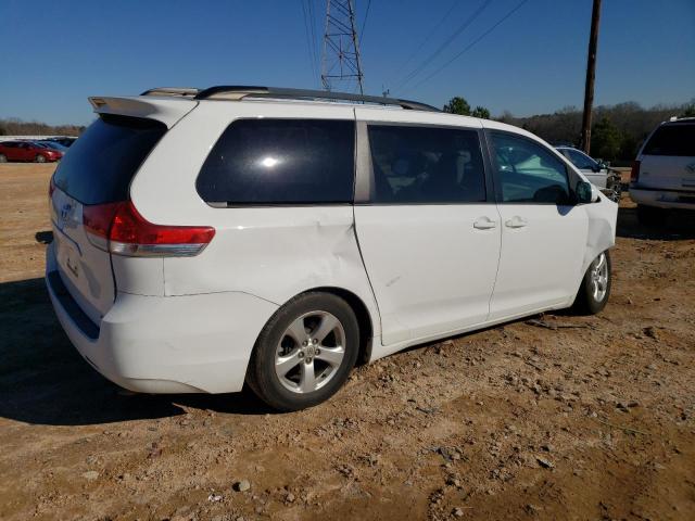 Photo 2 VIN: 5TDKK3DC8DS403588 - TOYOTA SIENNA LE 