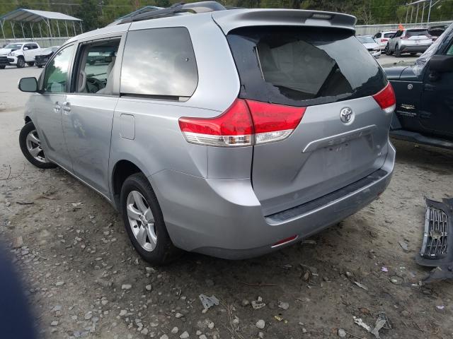 Photo 2 VIN: 5TDKK3DC8DS403817 - TOYOTA SIENNA LE 