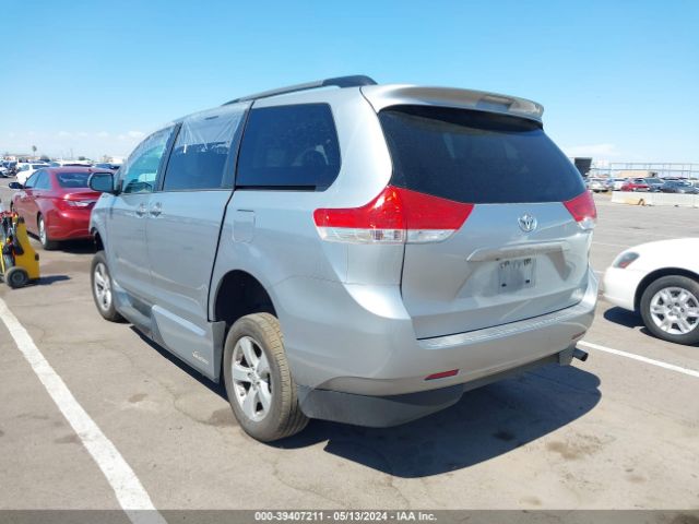 Photo 2 VIN: 5TDKK3DC8ES407707 - TOYOTA SIENNA LE 