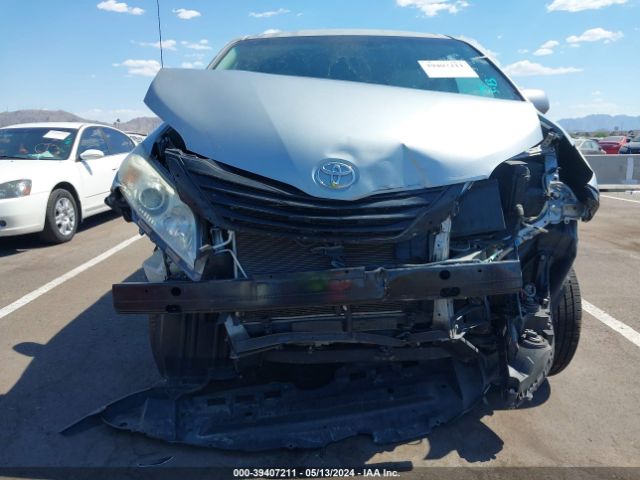 Photo 5 VIN: 5TDKK3DC8ES407707 - TOYOTA SIENNA LE 