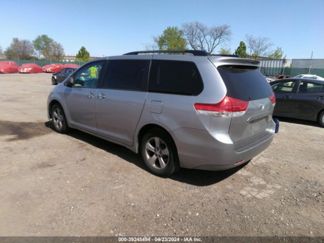 Photo 2 VIN: 5TDKK3DC8ES409568 - TOYOTA SIENNA 