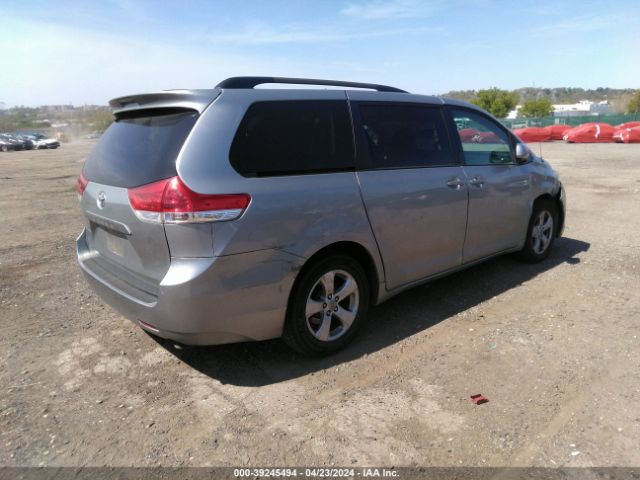 Photo 3 VIN: 5TDKK3DC8ES409568 - TOYOTA SIENNA 