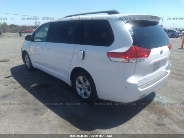 Photo 2 VIN: 5TDKK3DC8ES415984 - TOYOTA SIENNA 