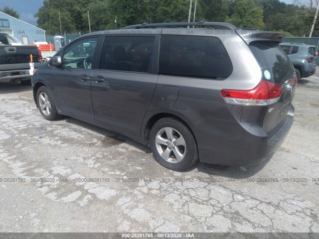 Photo 2 VIN: 5TDKK3DC8ES434552 - TOYOTA SIENNA 