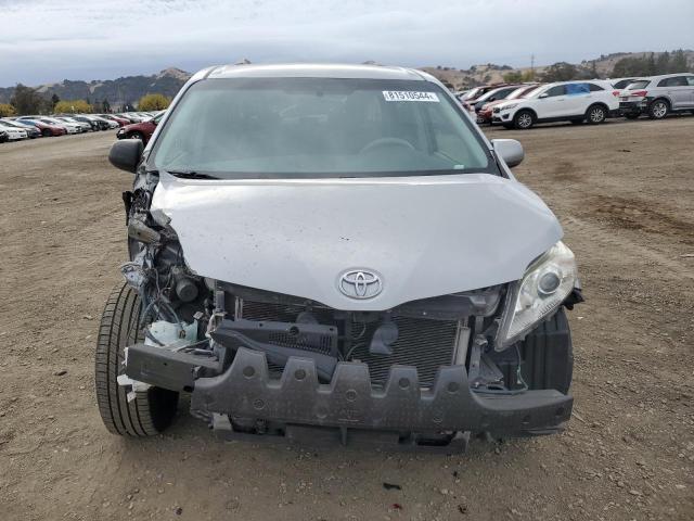 Photo 4 VIN: 5TDKK3DC8ES437256 - TOYOTA SIENNA LE 