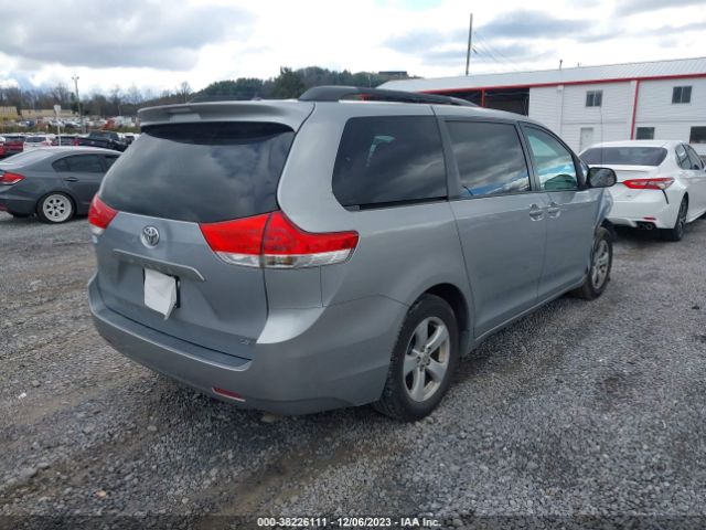 Photo 3 VIN: 5TDKK3DC8ES462934 - TOYOTA SIENNA 