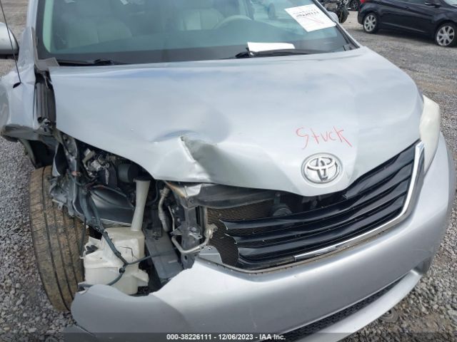 Photo 9 VIN: 5TDKK3DC8ES462934 - TOYOTA SIENNA 