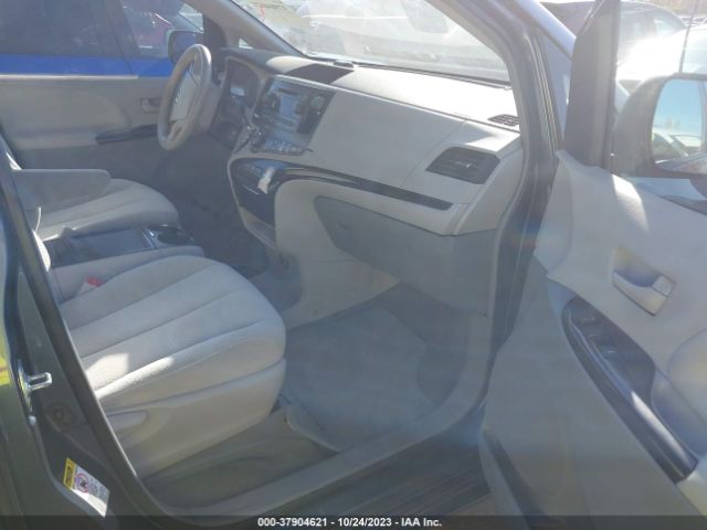 Photo 4 VIN: 5TDKK3DC8ES467664 - TOYOTA SIENNA 