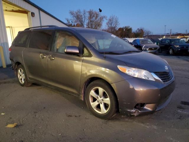 Photo 3 VIN: 5TDKK3DC8ES493505 - TOYOTA SIENNA LE 