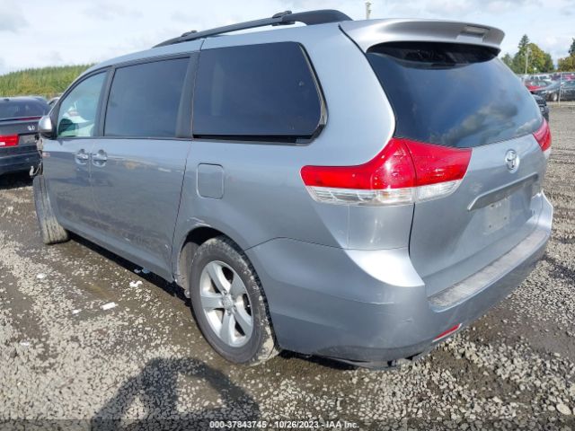 Photo 2 VIN: 5TDKK3DC8ES496940 - TOYOTA SIENNA 