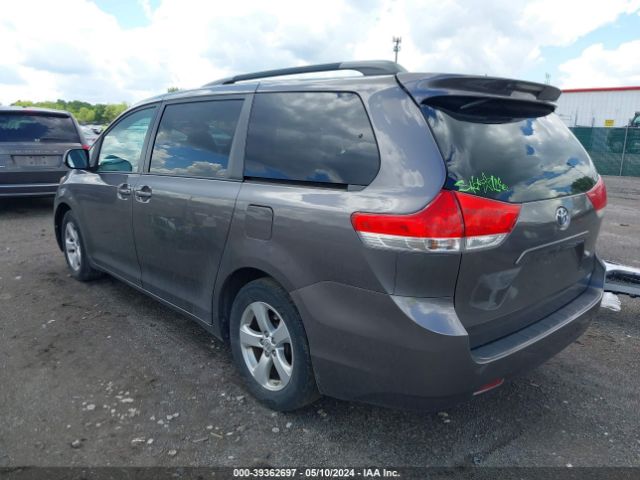 Photo 2 VIN: 5TDKK3DC8ES521626 - TOYOTA SIENNA 