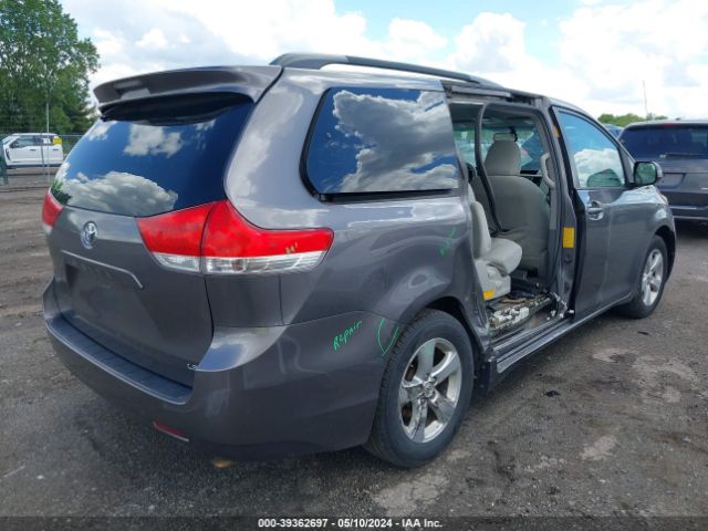 Photo 3 VIN: 5TDKK3DC8ES521626 - TOYOTA SIENNA 