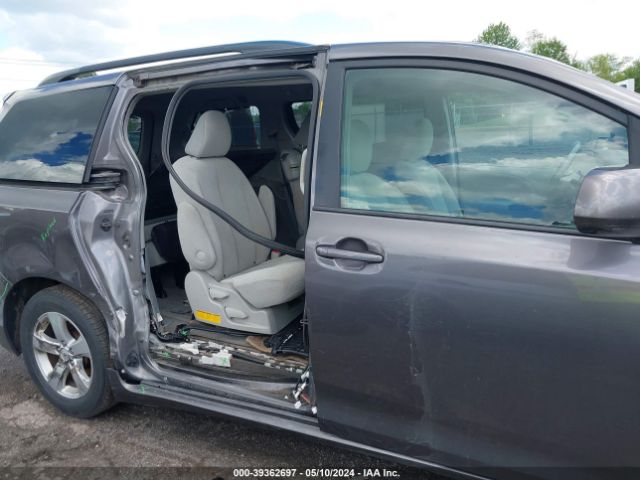 Photo 5 VIN: 5TDKK3DC8ES521626 - TOYOTA SIENNA 