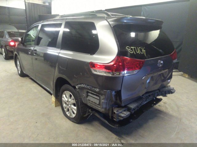 Photo 2 VIN: 5TDKK3DC8ES521819 - TOYOTA SIENNA 