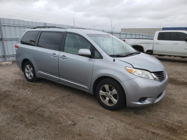 Photo 3 VIN: 5TDKK3DC8ES524302 - TOYOTA SIENNA LE 