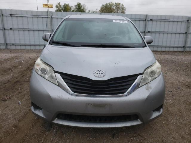 Photo 4 VIN: 5TDKK3DC8ES524302 - TOYOTA SIENNA LE 