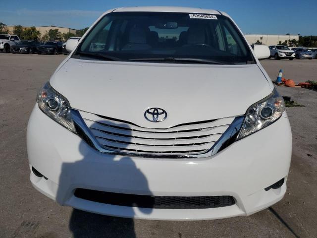 Photo 4 VIN: 5TDKK3DC8FS529758 - TOYOTA SIENNA LE 