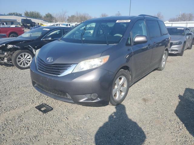 Photo 0 VIN: 5TDKK3DC8FS550965 - TOYOTA SIENNA LE 