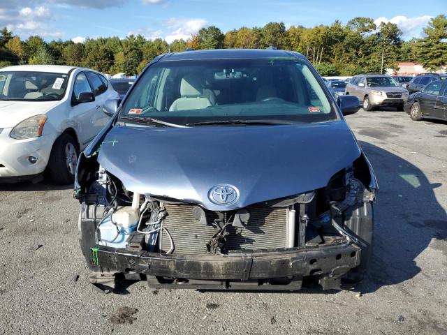 Photo 4 VIN: 5TDKK3DC8FS557558 - TOYOTA SIENNA LE 