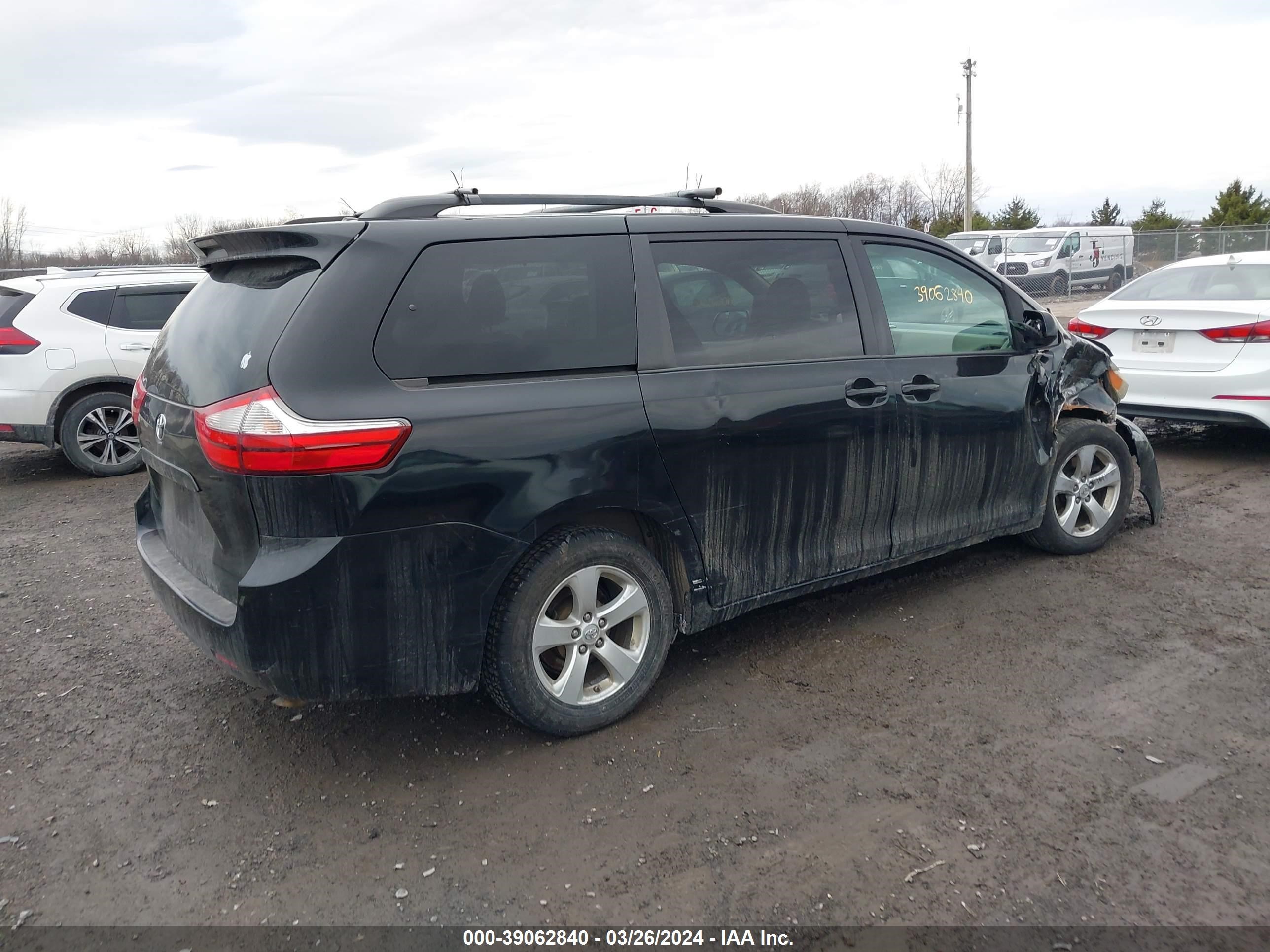 Photo 3 VIN: 5TDKK3DC8FS568964 - TOYOTA SIENNA 