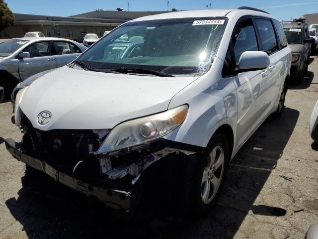 Photo 0 VIN: 5TDKK3DC8FS576353 - TOYOTA SIENNA LE 