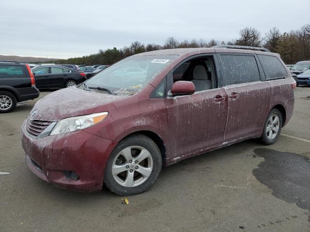 Photo 0 VIN: 5TDKK3DC8FS583156 - TOYOTA SIENNA LE 