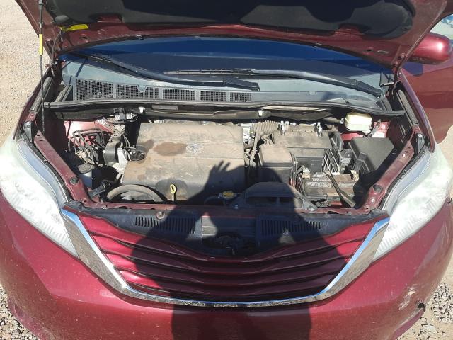 Photo 6 VIN: 5TDKK3DC8FS599163 - TOYOTA SIENNA LE 