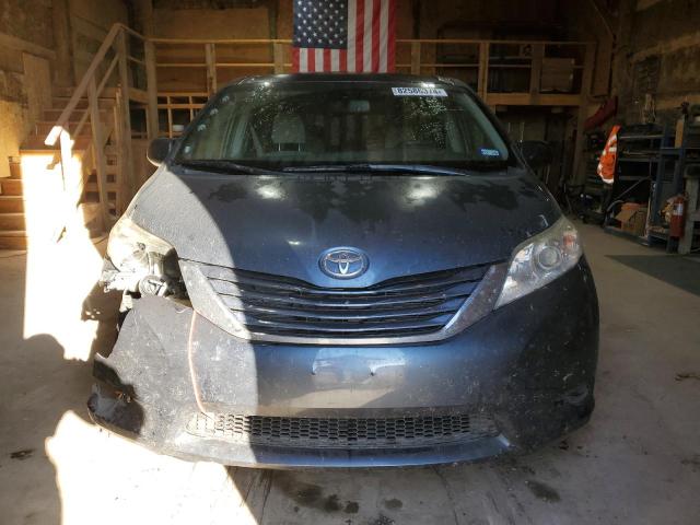 Photo 4 VIN: 5TDKK3DC8FS608699 - TOYOTA SIENNA LE 