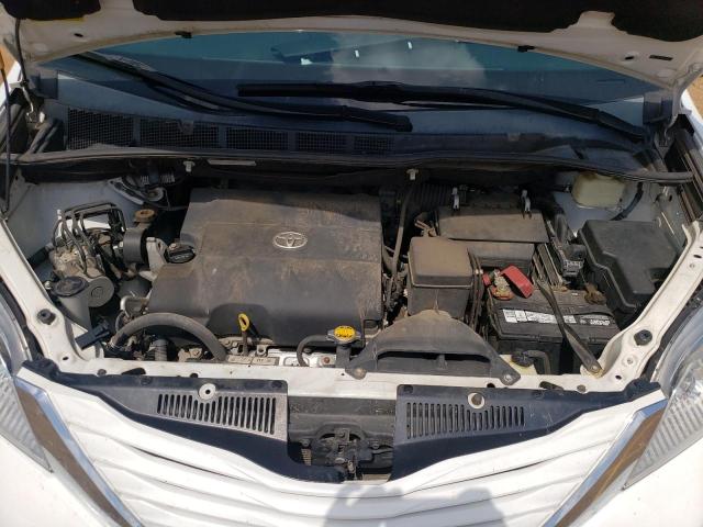 Photo 11 VIN: 5TDKK3DC8FS610629 - TOYOTA SIENNA LE 