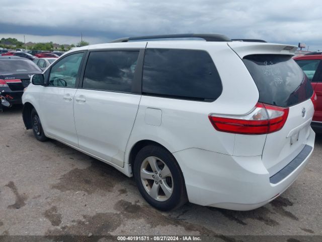 Photo 2 VIN: 5TDKK3DC8FS617595 - TOYOTA SIENNA 