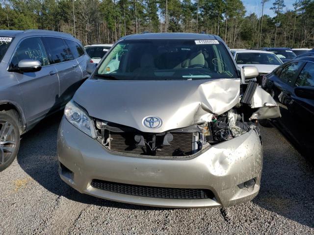 Photo 4 VIN: 5TDKK3DC8FS628774 - TOYOTA SIENNA LE 