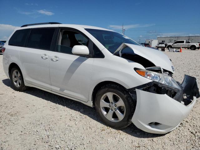 Photo 3 VIN: 5TDKK3DC8FS631867 - TOYOTA SIENNA LE 