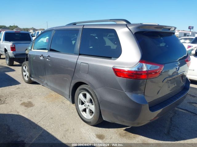 Photo 2 VIN: 5TDKK3DC8FS657675 - TOYOTA SIENNA 