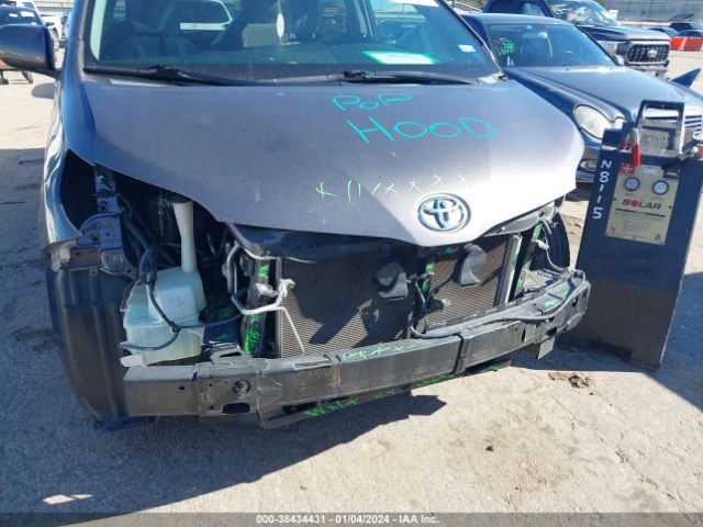 Photo 5 VIN: 5TDKK3DC8FS657675 - TOYOTA SIENNA 