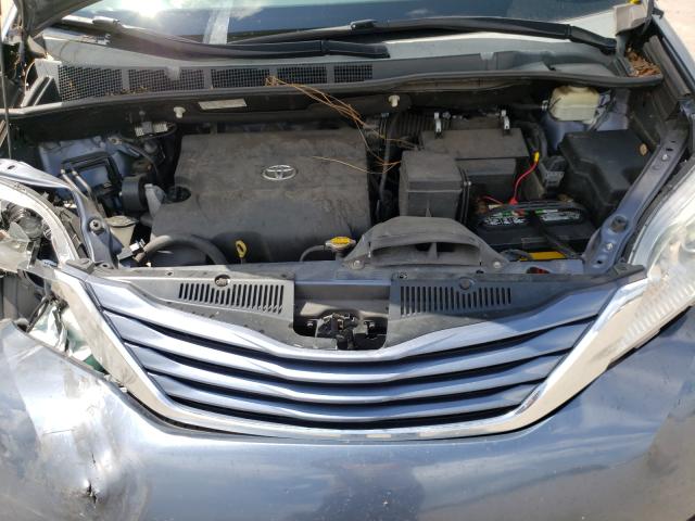 Photo 6 VIN: 5TDKK3DC8FS683161 - TOYOTA SIENNA LE 