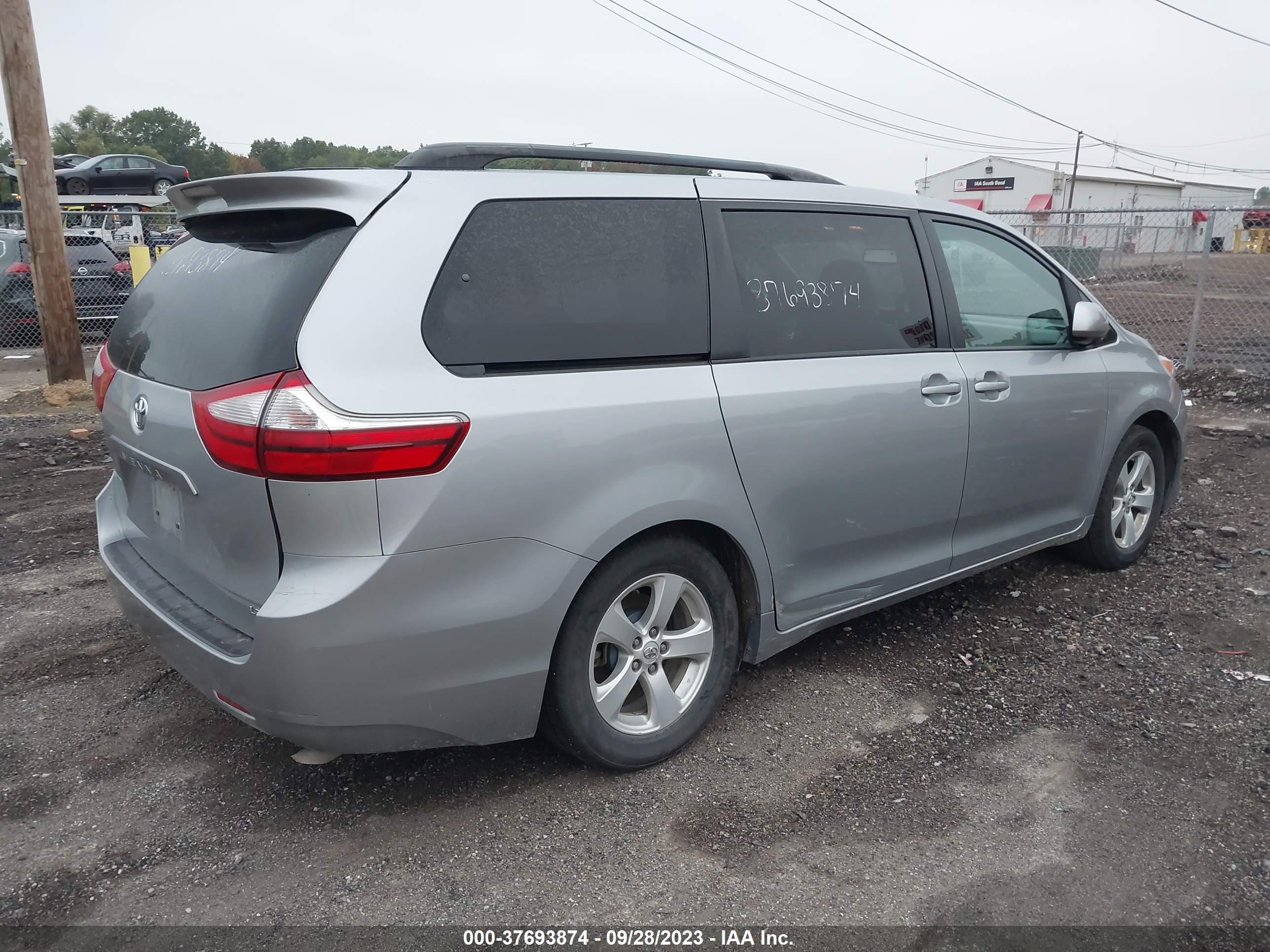 Photo 3 VIN: 5TDKK3DC8FS689364 - TOYOTA SIENNA 