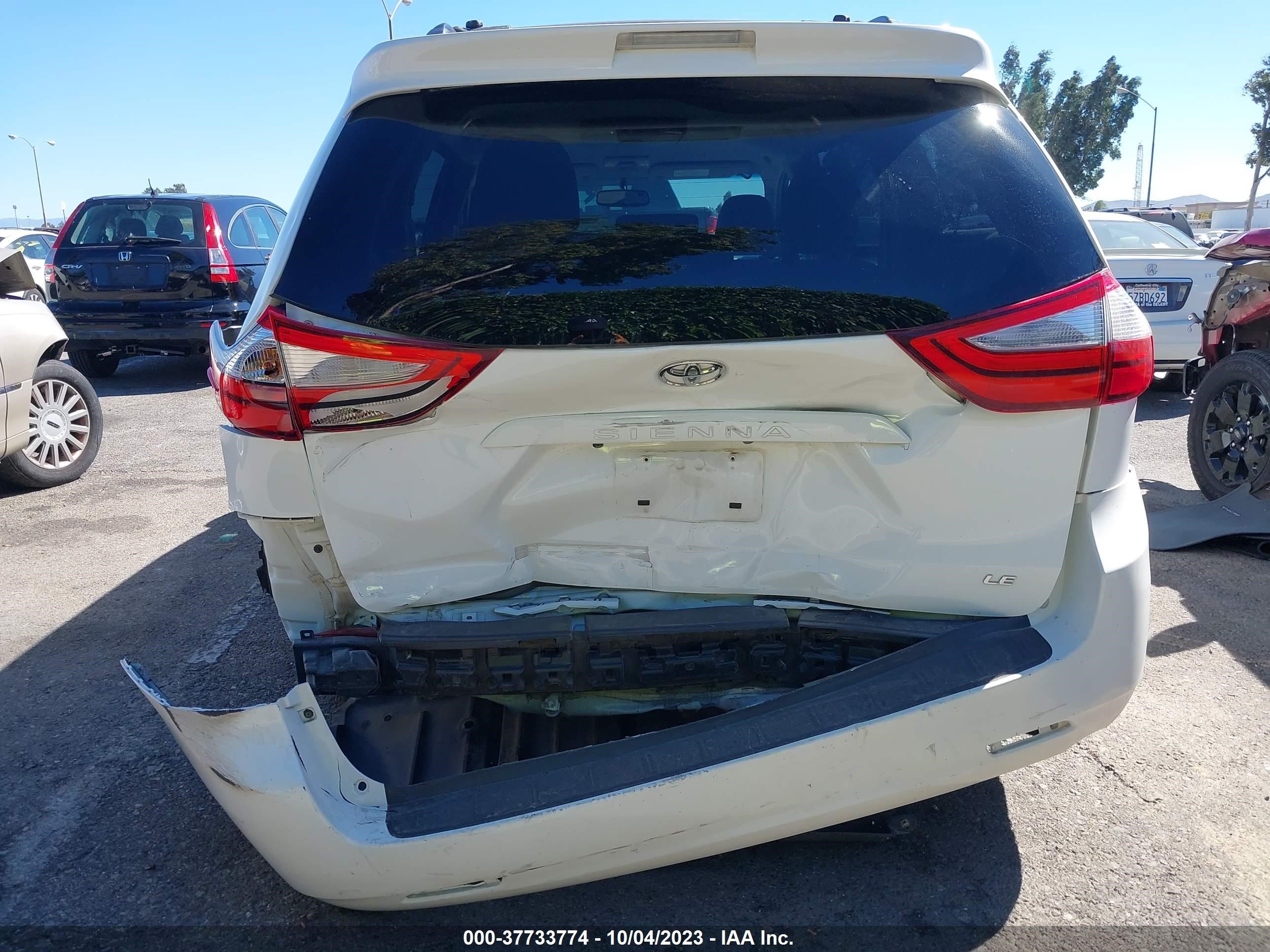 Photo 16 VIN: 5TDKK3DC8GS711543 - TOYOTA SIENNA 