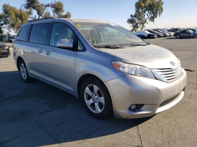 Photo 0 VIN: 5TDKK3DC8GS730044 - TOYOTA SIENNA LE 